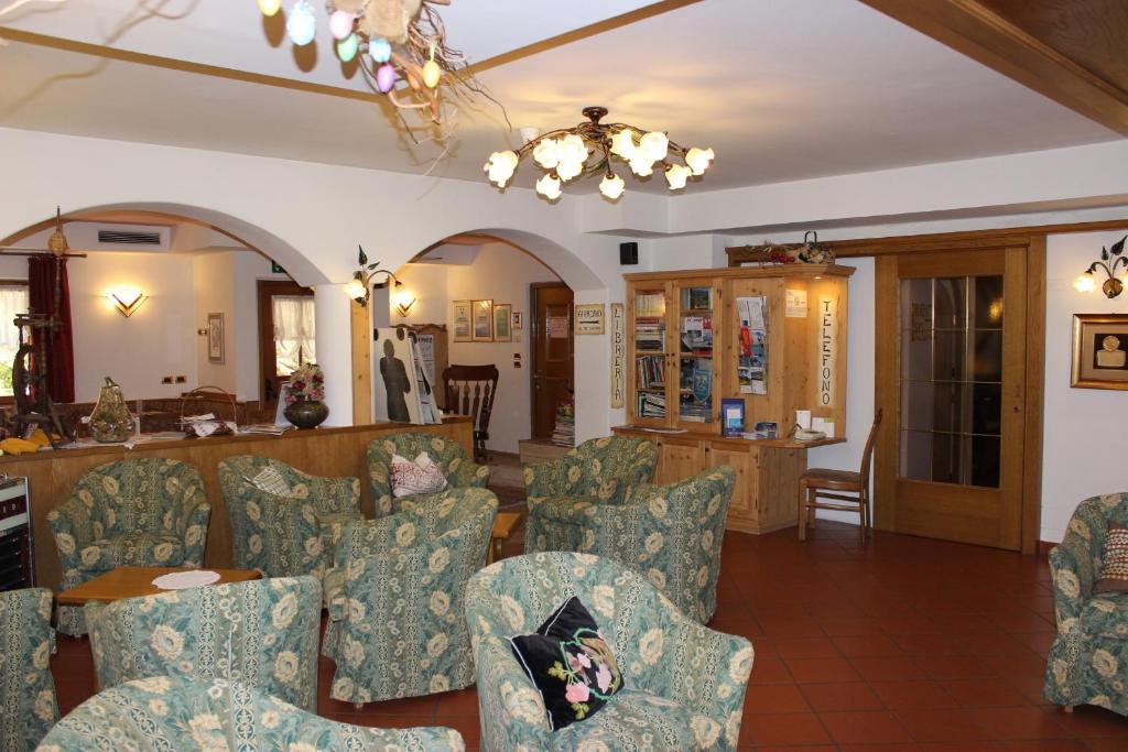 Hotel Rosalpina Soraga Bagian luar foto